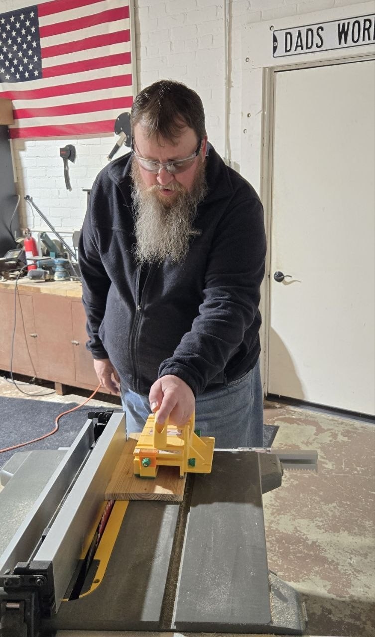 Bird feeder fun cut photo 1